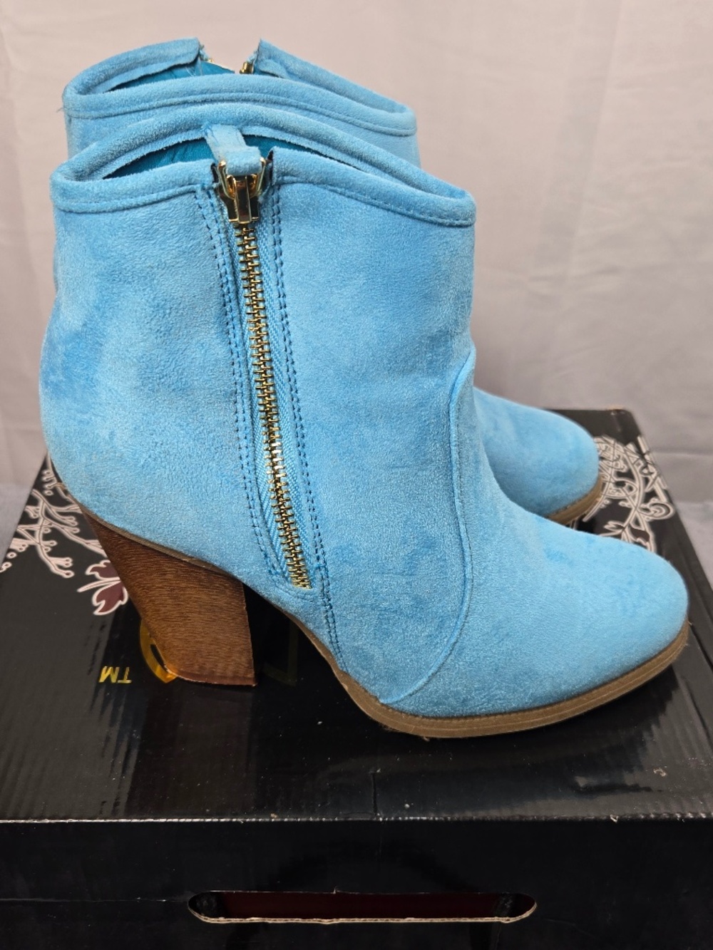 Liliana short bootie cowgirl style